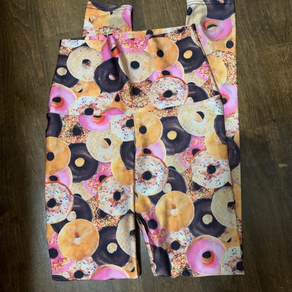 Emily Hsu donut leggings